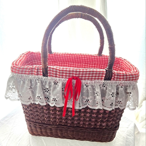 Adorable Vintage Basket Handbag - Picture 2 of 10